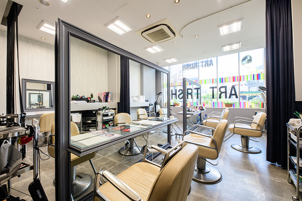 SALON TOUR
