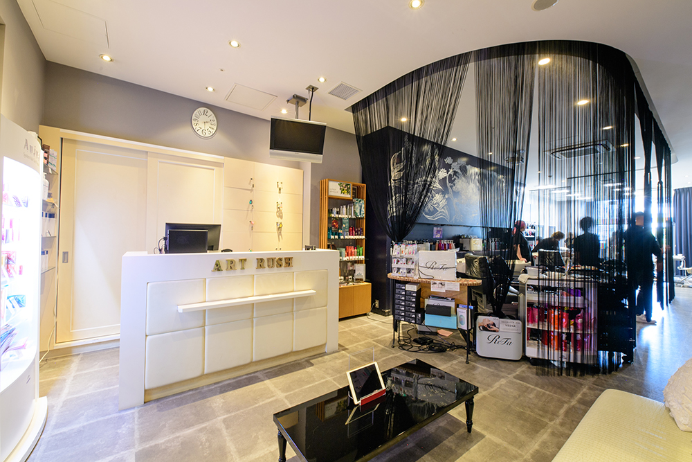 SALON TOUR